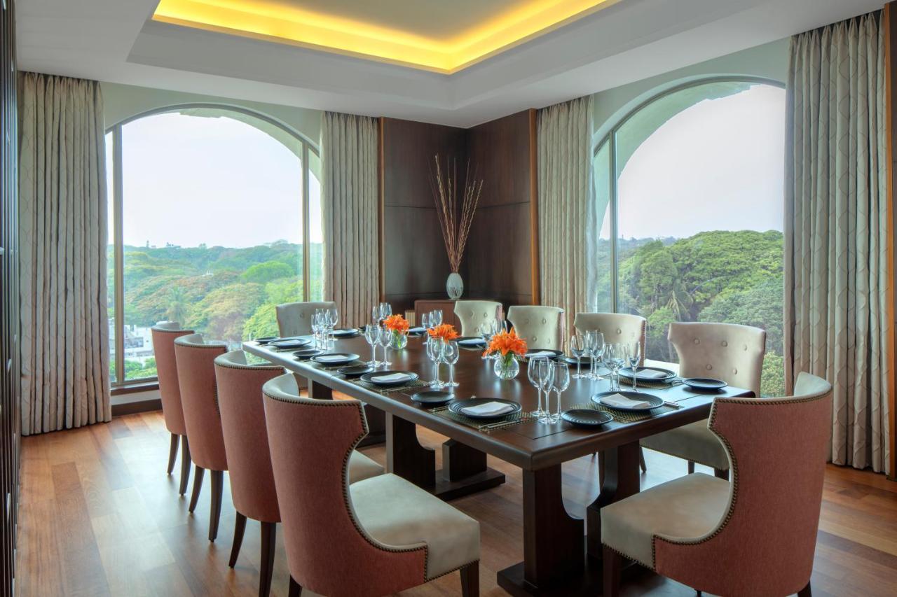 Radisson Blu Plaza Hotel Mysore Exteriör bild A private dining room at the Taj Bengal