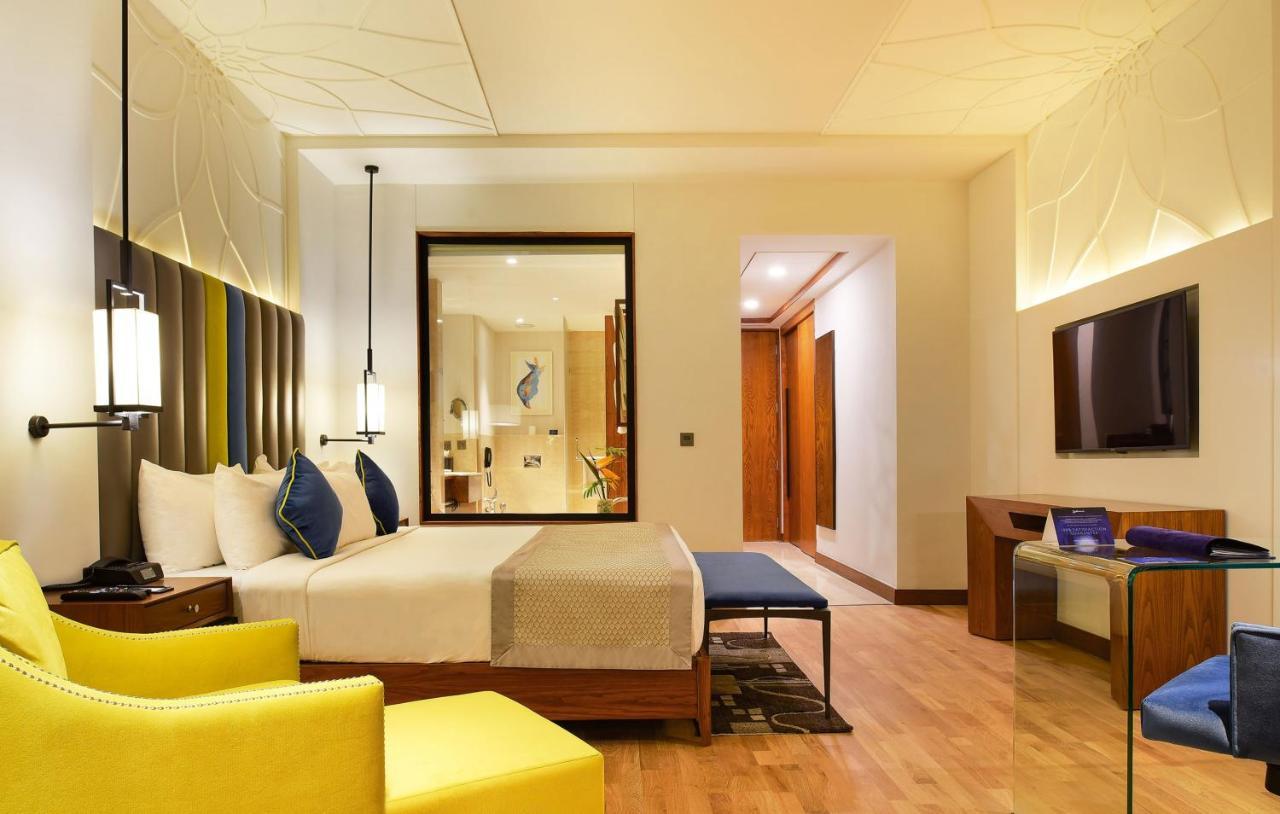 Radisson Blu Plaza Hotel Mysore Exteriör bild Deluxe Room